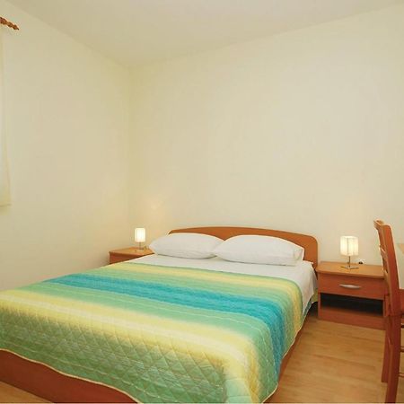 Cozy Apartment In Posedarje With House Sea View 外观 照片